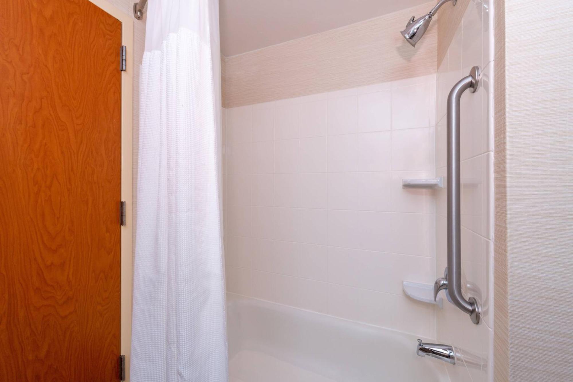 Fairfield Inn & Suites Greensboro Wendover Esterno foto