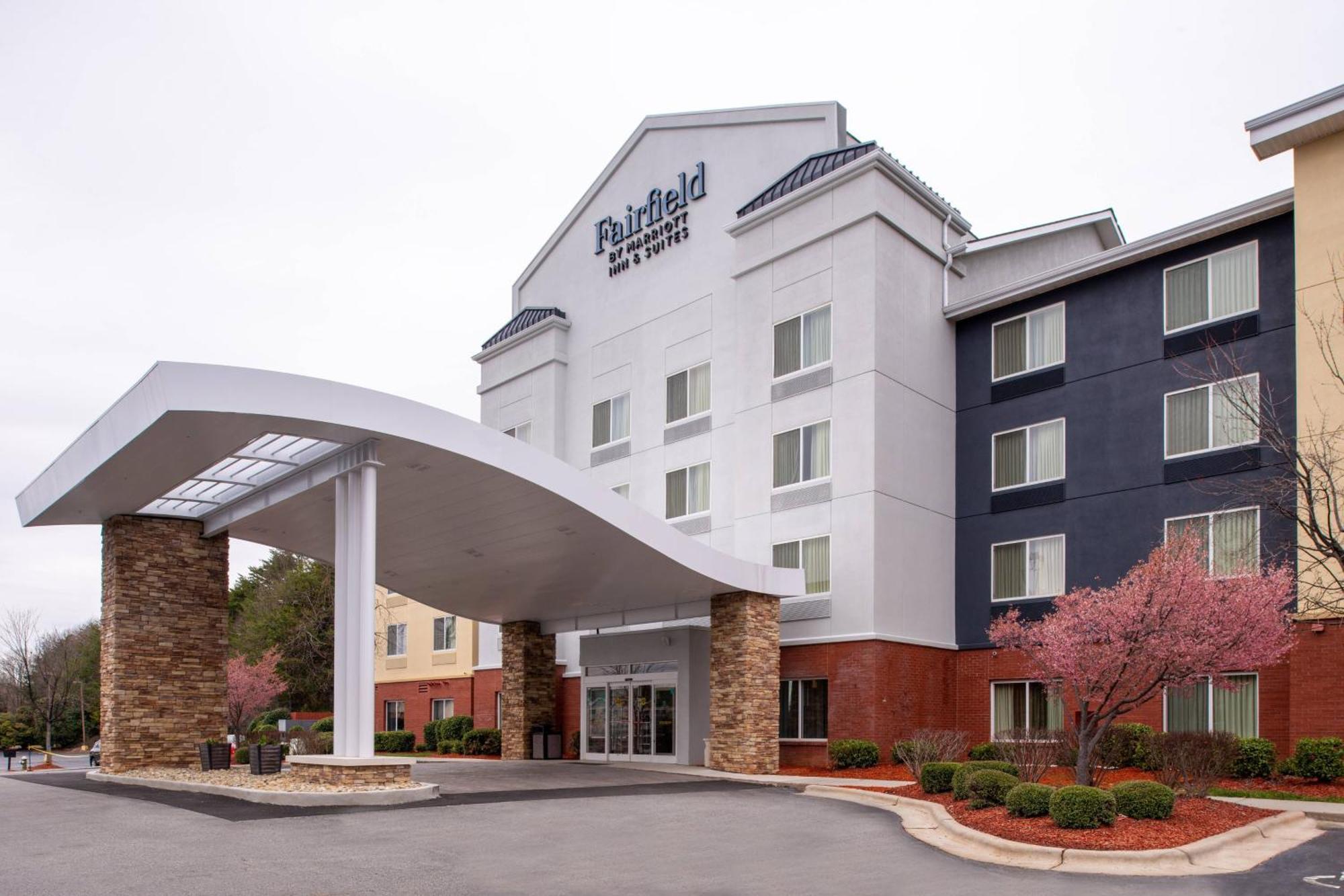 Fairfield Inn & Suites Greensboro Wendover Esterno foto