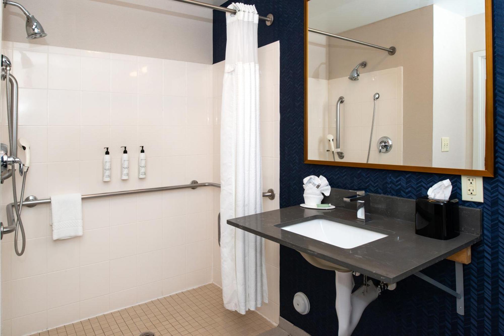 Fairfield Inn & Suites Greensboro Wendover Esterno foto